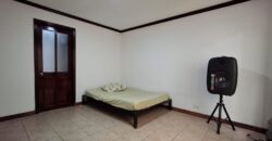 SE VENDE CASA EN ALAJUELA.