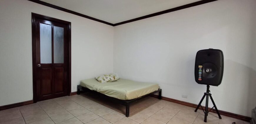 SE VENDE CASA EN ALAJUELA.