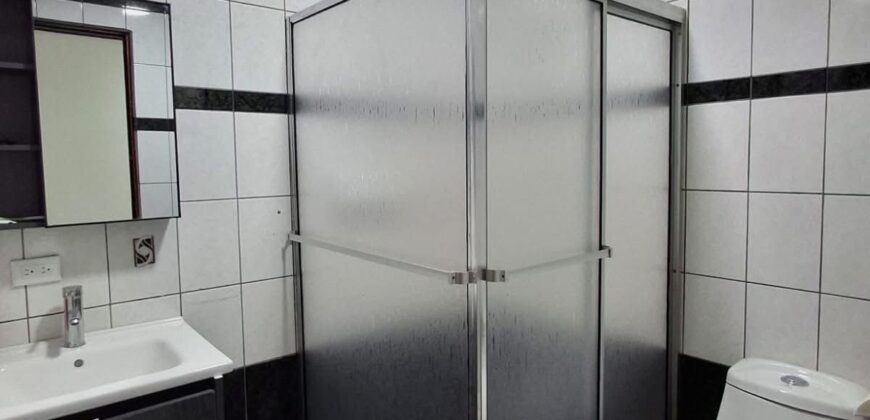 SE VENDE CASA EN ALAJUELA.