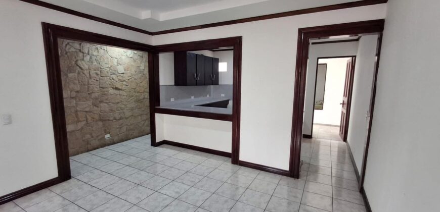 SE VENDE CASA EN ALAJUELA.