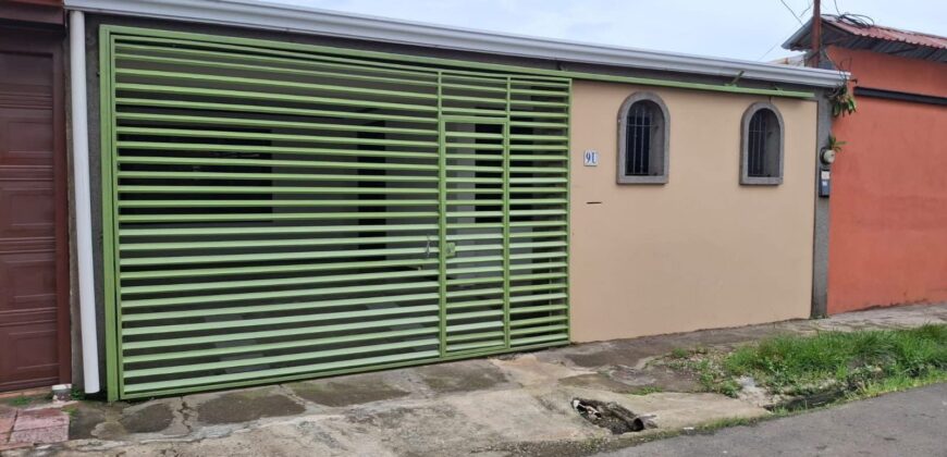 SE VENDE CASA EN ALAJUELA.