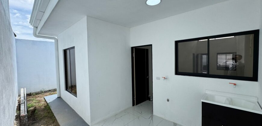 SE VENDE CASA EN ALAJUELA.